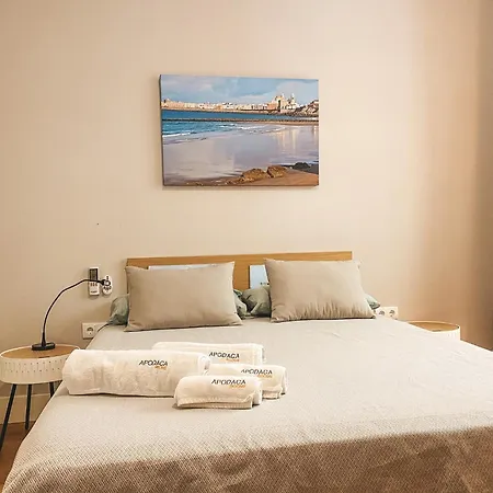Apodaca Inn Cadiz