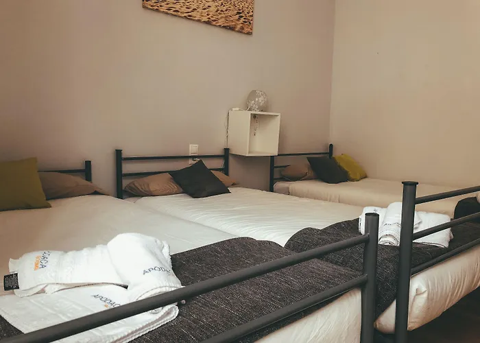 Apodaca 3* كاديز