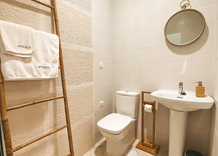 Apodaca 3* كاديز